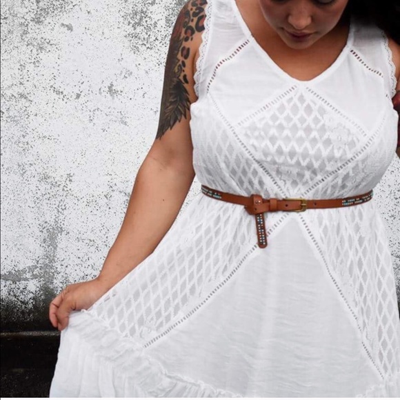 White Lace Dress - Picture 2 of 4